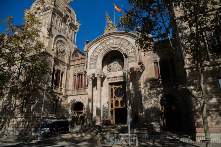 El TSJC anula la absolución a un mosso acusado de dar con la porra en la cabeza a un manifestante