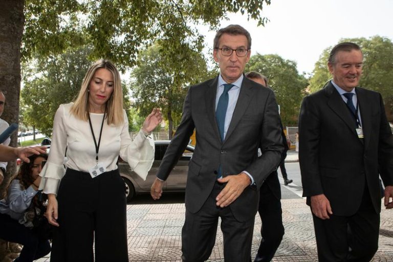 Feijóo pide recuperar la centralidad en España y acusa a Sánchez de 