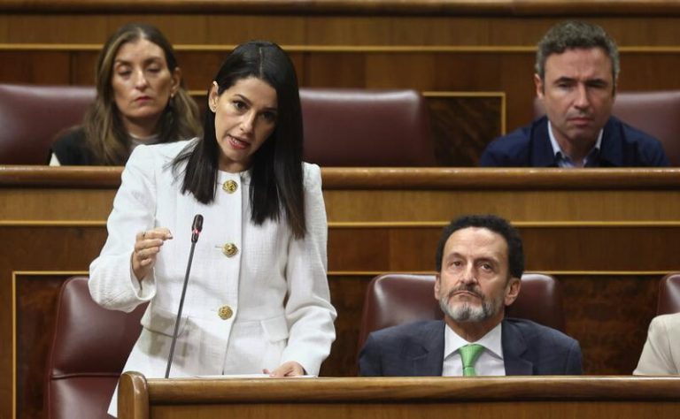 Ciudadanos lleva mañana a votación al Congreso la retirada inmediata de las mascarillas en transporte y farmacias