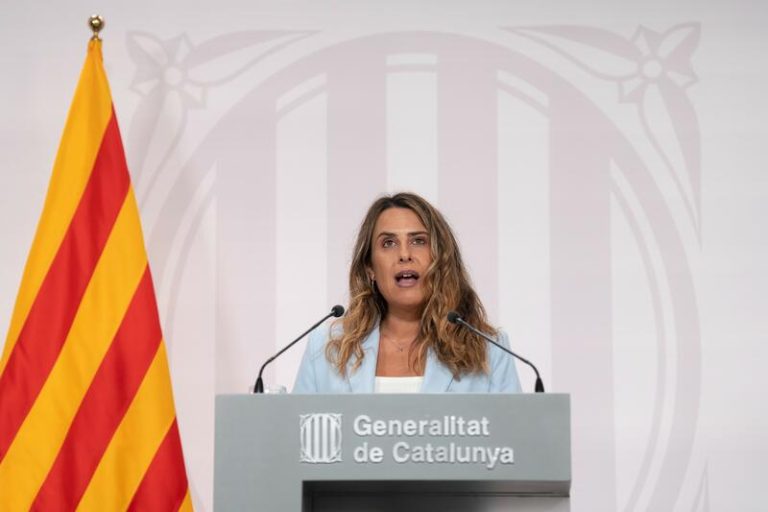 Aragonès defiende mantener el Govern con Junts pero se prepara para 