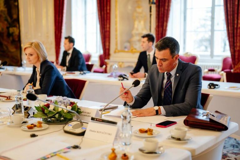 Sánchez defiende reforzar las interconexiones energéticas en Europa