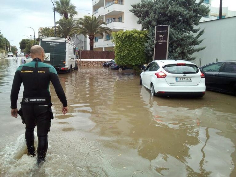 Lluvias y tormentas fuertes pondrán mañana a parte de España. El tiempo del 12 de octubre