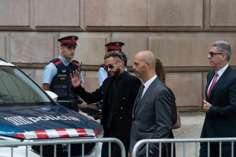 Neymar llega a la Audiencia de Barcelona por su juicio por el fichaje para el Barça