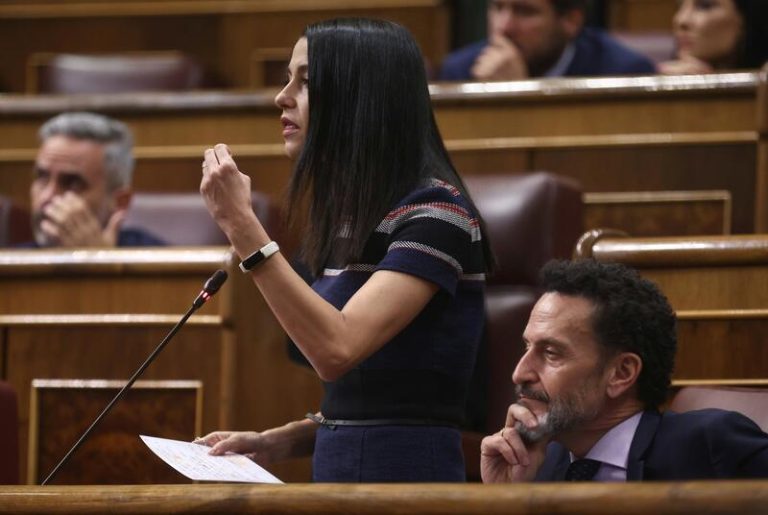 Cs solicita reunir a la Comisión del Pacto de Toledo en el Congreso para replantearse la subida de las pensiones