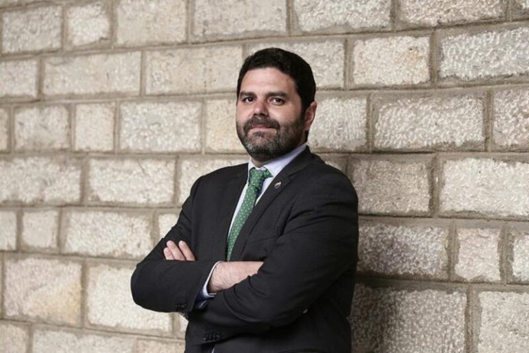 Cs estudia expulsar a su portavoz en el Ayuntamiento de Barcelona por 