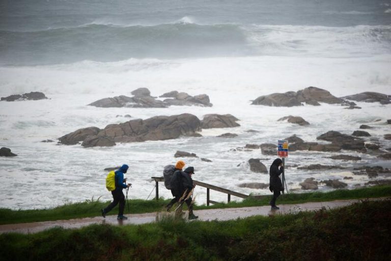 Un frente entra con lluvia en España. El tiempo del 31 de octubre