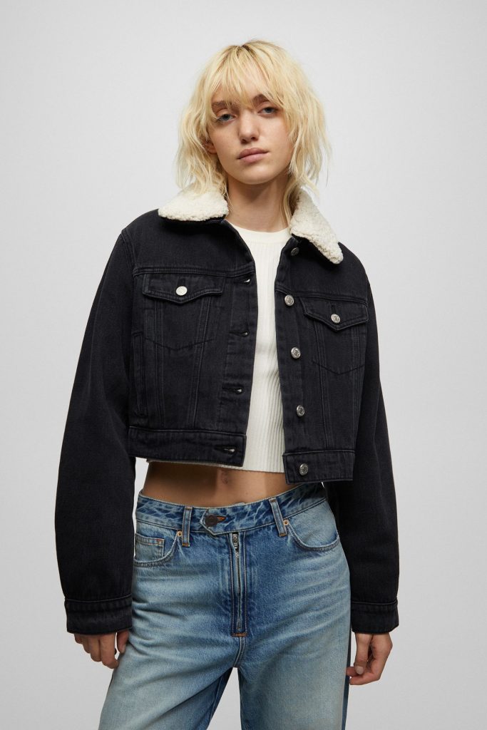 El total look de Pull&Bear para ser la más elegante de la oficina 5 Pull&Bear: Cazadora vaquera con borreguito