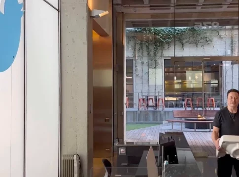 Elon Musk, el controlador absoluto de Twitter que puede provocar una estampida de perfiles Elon Musk, el controlador absoluto de Twitter que puede provocar una estampida de perfiles