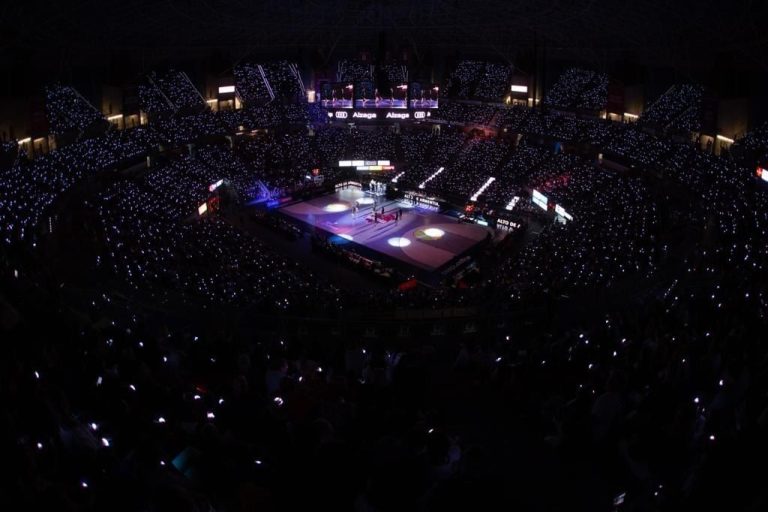 El Cazoo Baskonia debuta con victoria esta temporada y con un espectáculo al estilo 'Superbowl' en un Buesa Arena a rebosar