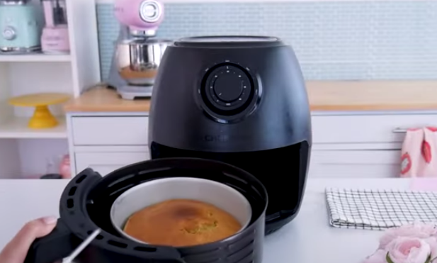 Bizcocho: el truco para hacerlo en la freidora de aire