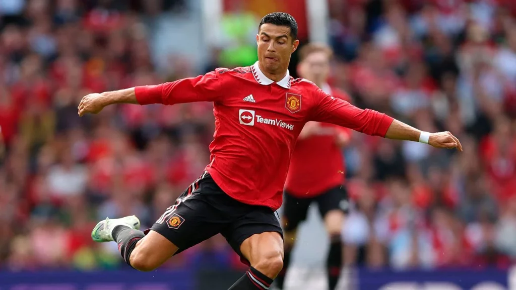 El exfutbolista que haría equipo con Leo Messi y Cristiano Ronaldo 166 CR7 quiere jugar Champions