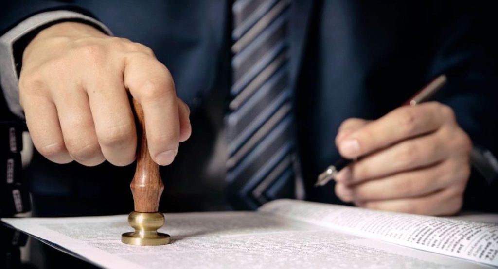 ¿Se puede compulsar documentos gratis?