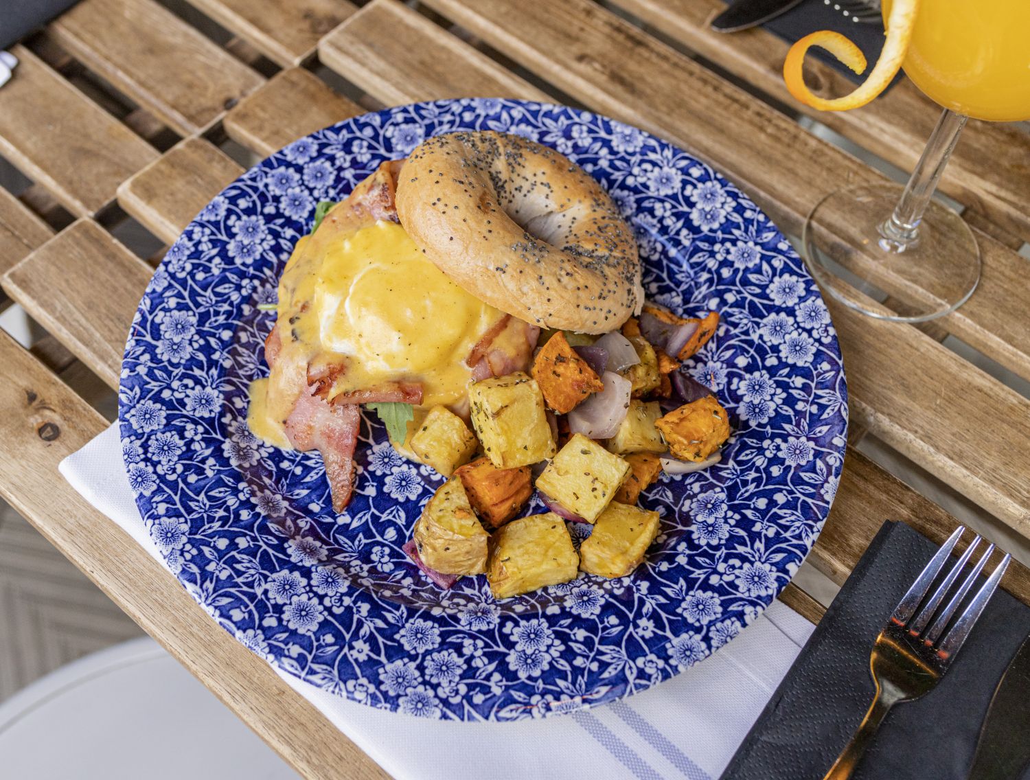 El Escondite de Villanueva Nueva York Benedict