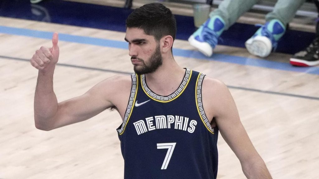 Santi Aldama: la carrera meteórica en el baloncesto que acaba de empezar 42 El trabajo de hormiguita de Santi Aldama