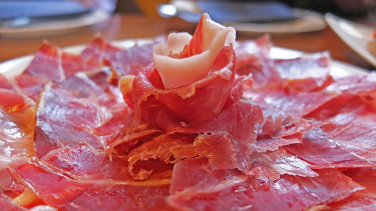 Este es el mejor jamón ibérico de súper según la OCU
