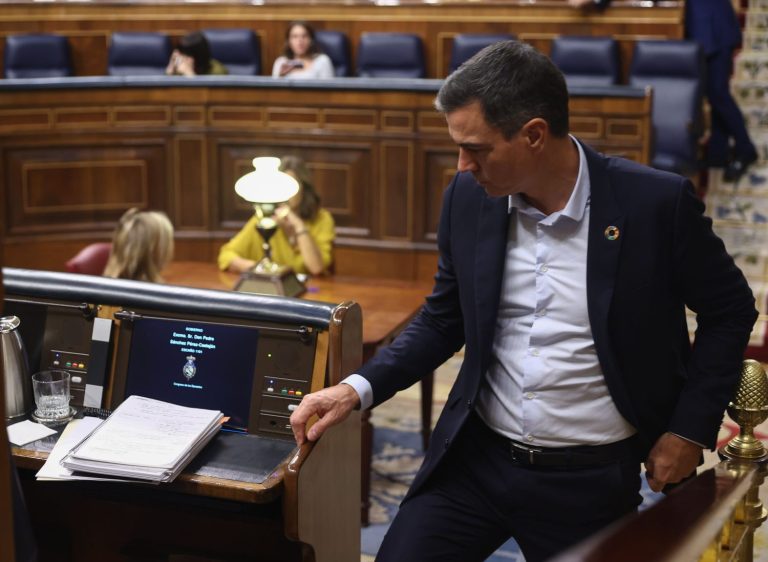 Sánchez rebaja un 80% el bono social para hacer frente a las facturas energéticas