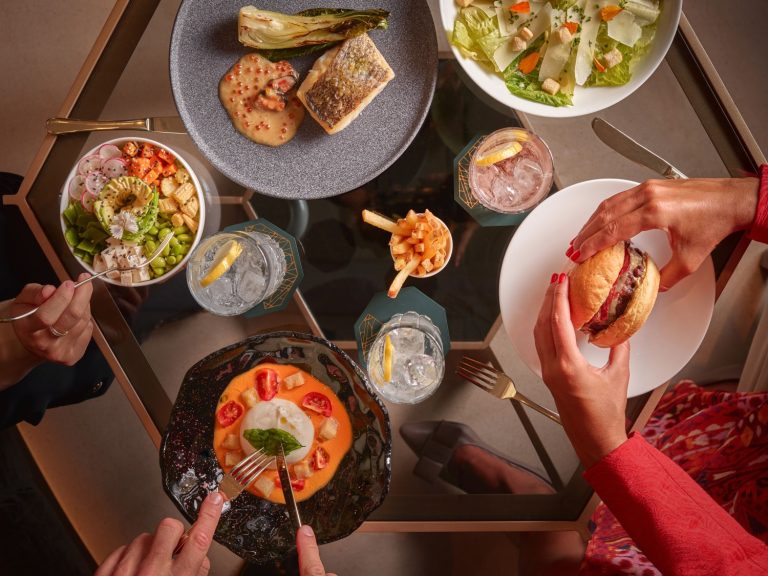 Four Seasons Hotel Madrid redefine el “típico menú del día” y lanza nuevo menú en El Patio