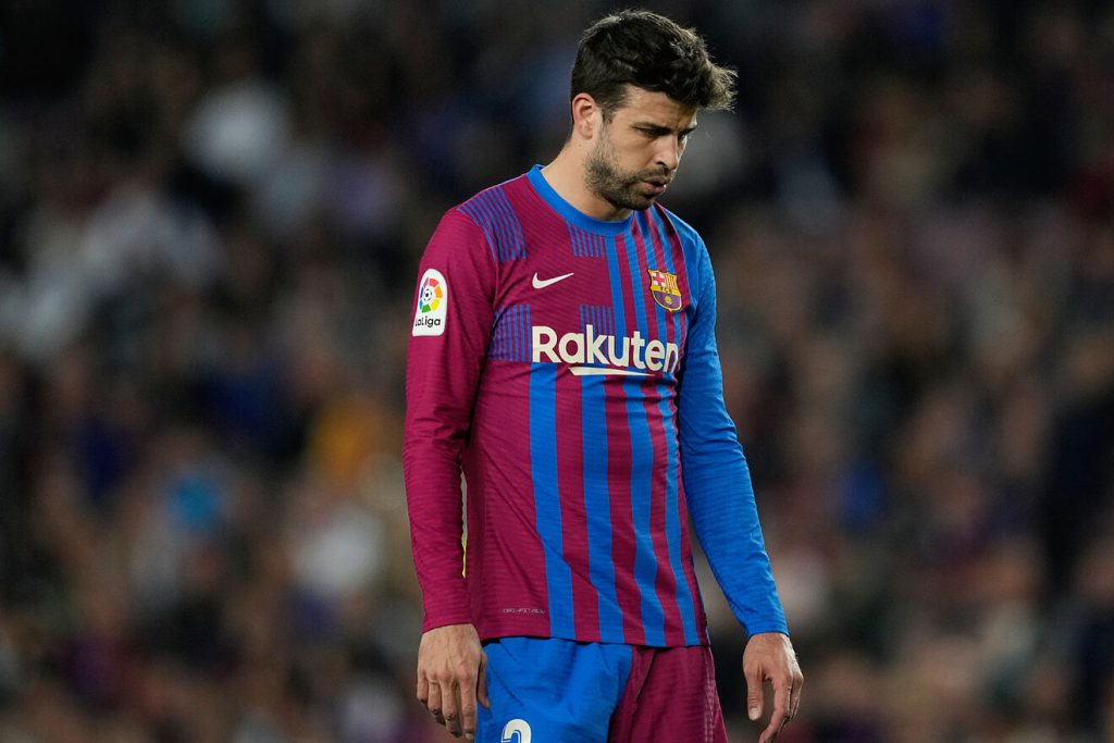 Laporta no los quiere: los jugadores del Barcelona que tienen pie y medio fuera 91 El enemigo de Xavi, Gerard Piqué