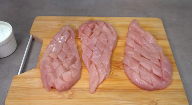 La receta de pechuga de pollo que nunca te sabrá seca