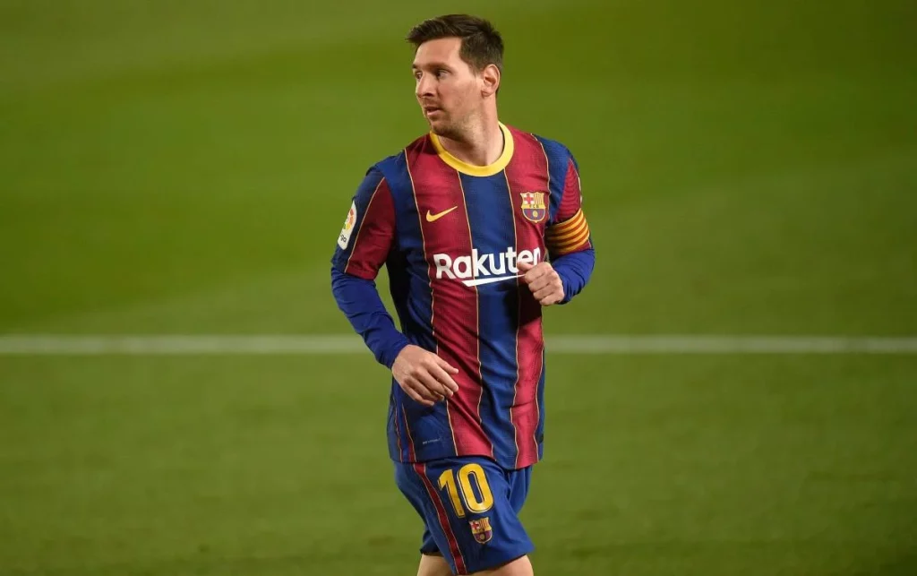 El exfutbolista que haría equipo con Leo Messi y Cristiano Ronaldo 168 La oferta del FC Barcelona