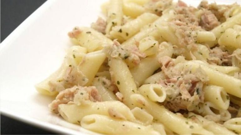 La receta rápida de macarrones con atún que nunca te quedará líquida