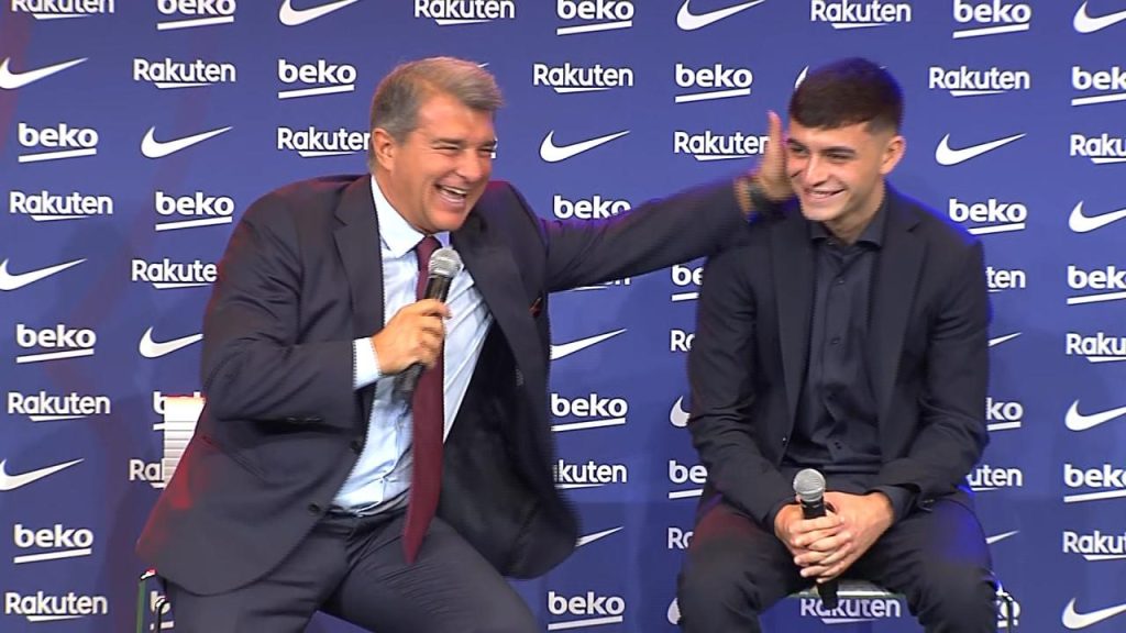 Laporta pidió exilio porque estaba a punto de caer en el precipicio