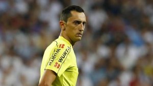 Martínez Munuera, árbitro del Clásico Barcelona-Real Madrid: su balance favorece al Madrid y Vinicius no juega