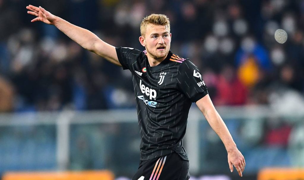 Puede Matthijs de Ligt hacerse de un lugar en el Barcelona