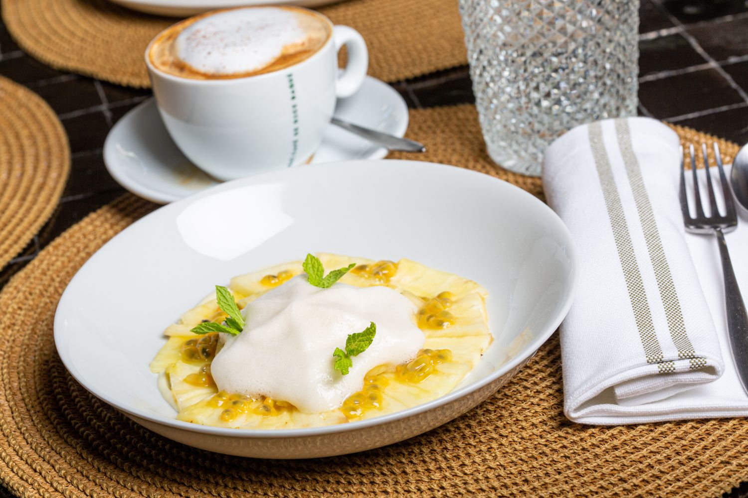 Grupo La Milla inaugura El Parque, su nueva propuesta de cocina informal 4 PINA PASION CHOCOLATE BLANCO Y MIEL MENTOLADA 1