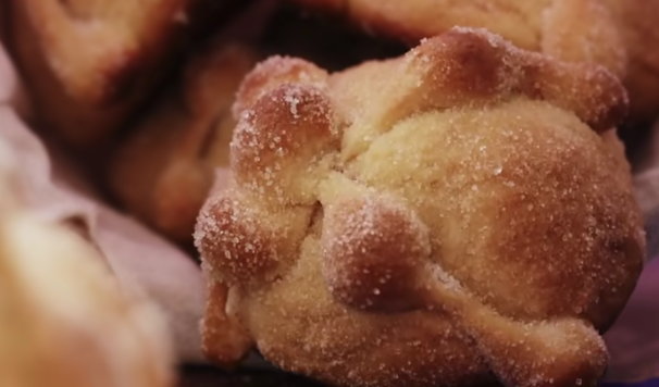 Pan de muerto: el plato típico Mexicano que puedes copiar el día de todos los santos