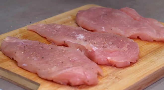 La receta de pechuga de pollo que nunca te sabrá seca