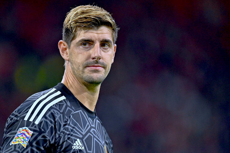 Topuria, Courtois y otros millonarios que no viven en La Moraleja ni La Finca en Madrid 2 Courtois es vecino de Topuria y también adquirió una lujosa vivienda en Las Lomas de Boadilla del Monte Fuente: ProSports