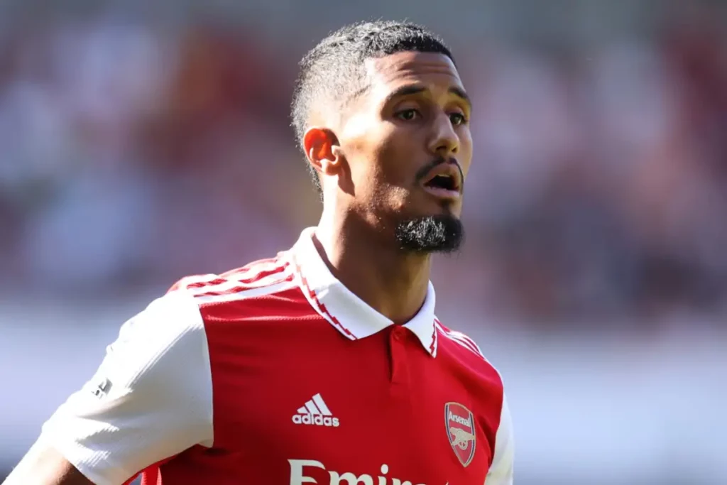 Jóvenes promesas que podrían llegar al Real Madrid o al Barcelona 47 William Saliba, uno de los jugadores a tomar en cuenta