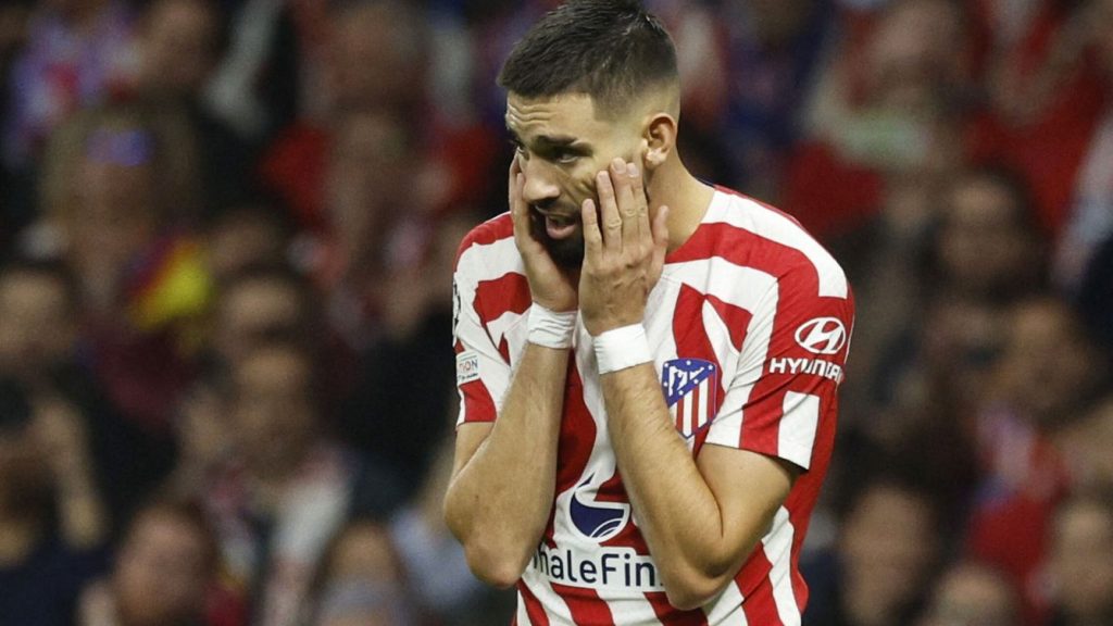 Los jugadores del Atlético de Madrid que se han convertido en un lastre 18 Yannick Carrasco fuera del Atlético