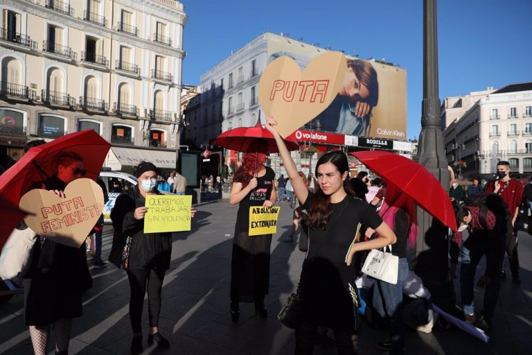 Las trabajadoras sexuales se hacen oír entre la bronca política de los Presupuestos