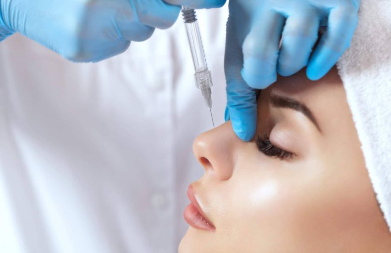 Dr. Luigi Grossi lleva a cabo la rinoplastia sin cirugía con resultados exitosos