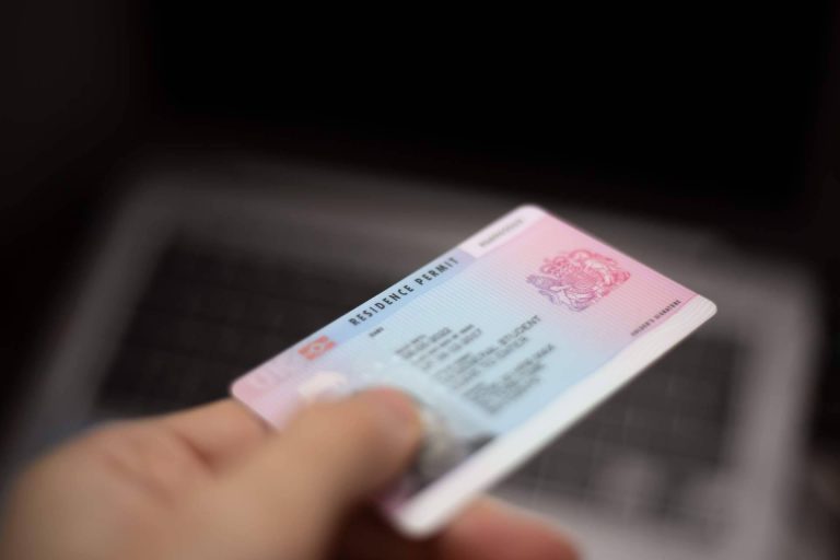 Europa Legal informa sobre los requisitos para adquirir la residencia en España