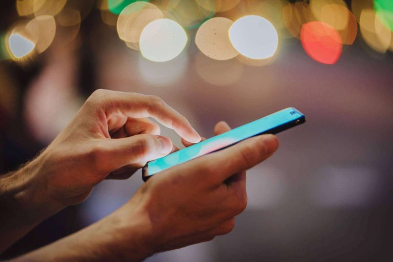 Operador de telefonía VoIP para empresas inteligentes con UbCloud