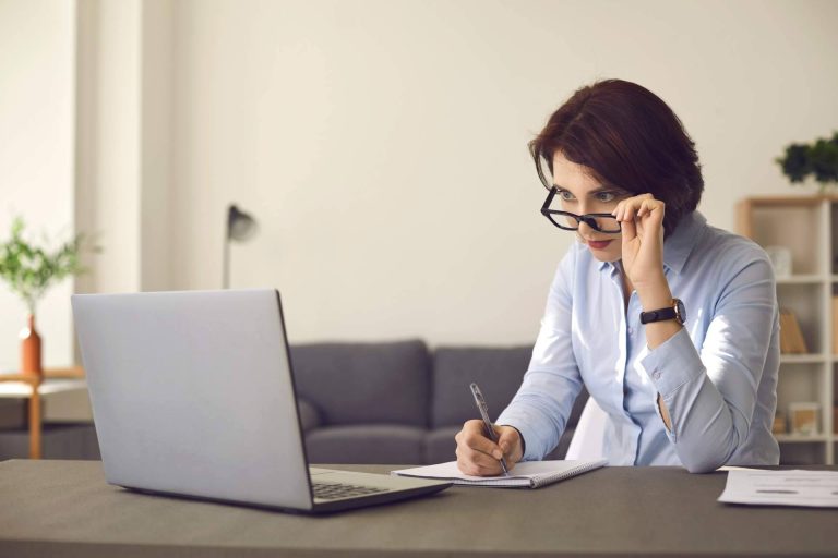 Oposiciones Auxiliar Administrativo del Estado, exámenes asequibles para ser funcionario