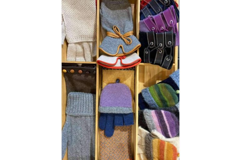 La marca Santacana dispone de nuevos guantes de lana reciclada