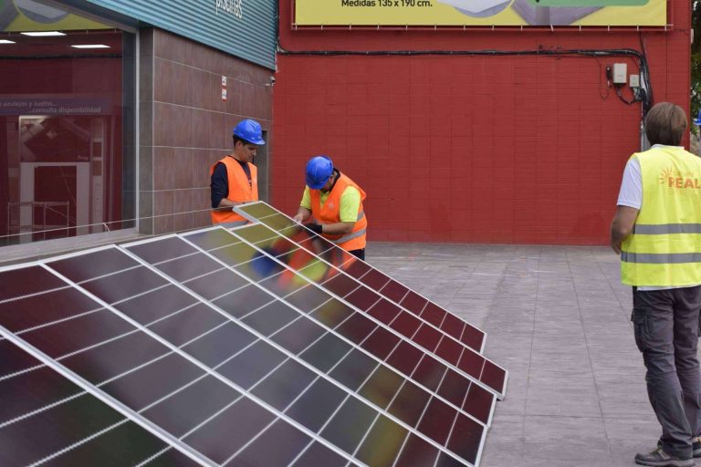 ¿Qué salidas profesionales ofrece el máster online en fotovoltaica de MPV Solar Reference?