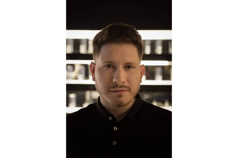 Jhon Kleiber está trabajando en la producción de nuevos temas de música latina
