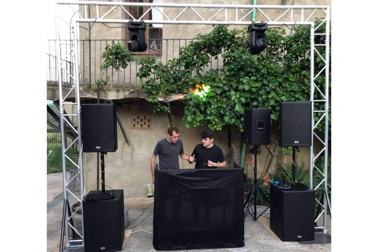 Alquilar Sonido ofrece equipos de sonido y vídeo proyección para eventos