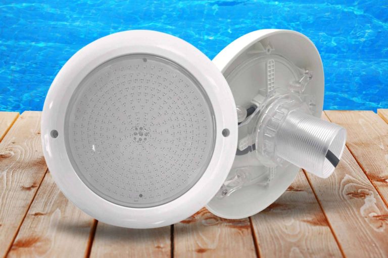 Focos Premium Warmpool, una de las opciones más destacadas en cuanto a iluminación de piscinas