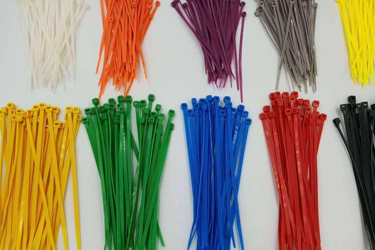 Infosolucion, todos los usos de las bridas de plástico de colores