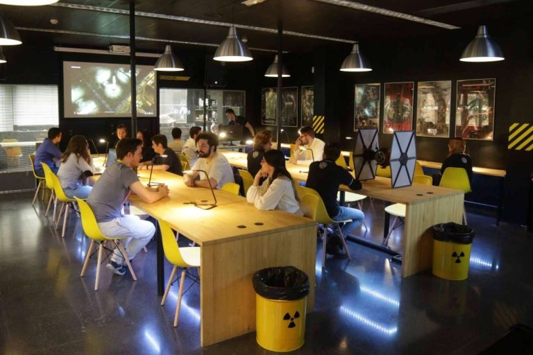 Terminar la formación con un proyecto personal con el programa Aceleradora, impartido por Universal Arts School