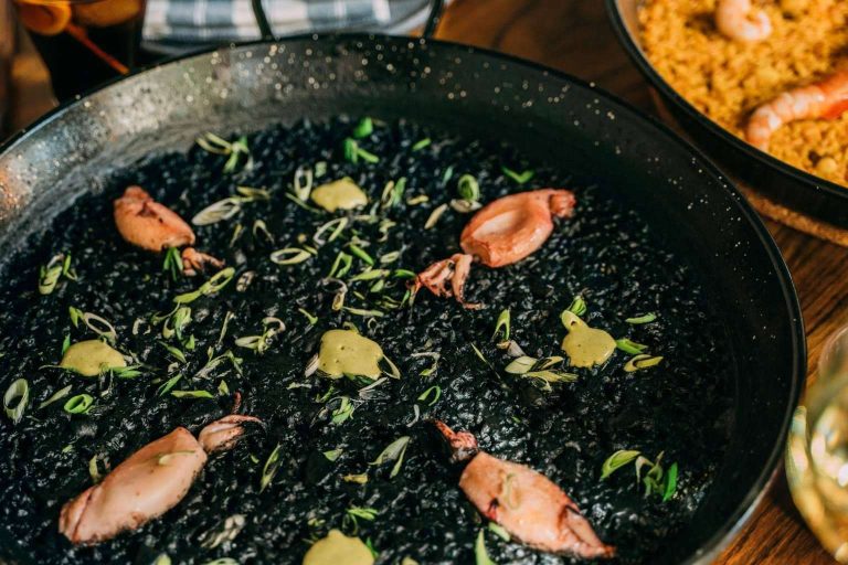 Auténtica paella valenciana en el centro de Madrid, por La Pescadería & Club Fishermans