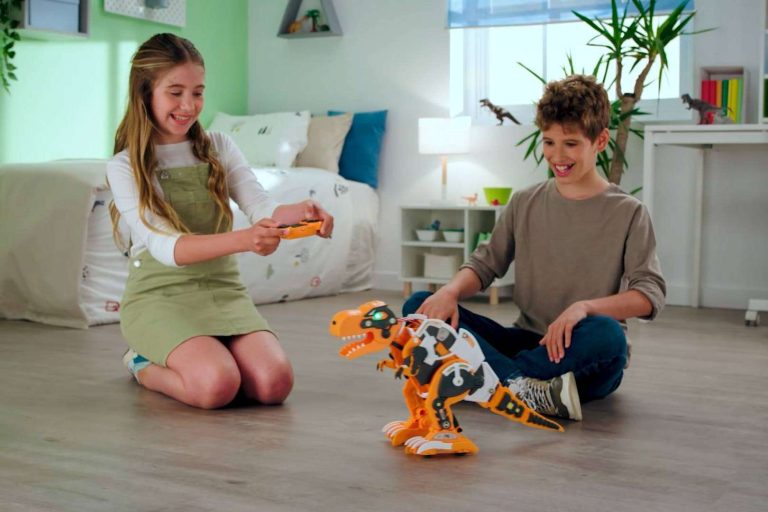 El dinosaurio robótico de Xtrem Bots, dar vida a Rex The Dinobot
