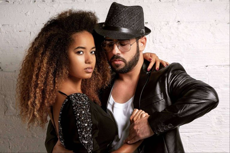 La escuela de baile Txiki Bastida ofrece cursos de bachata y salsa gratis