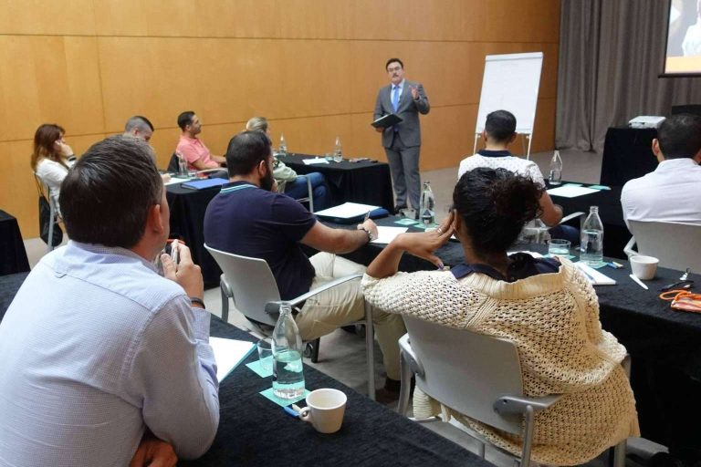 Fernando Miralles ofrece sus cursos de oratoria para hablar en público de cara a febrero